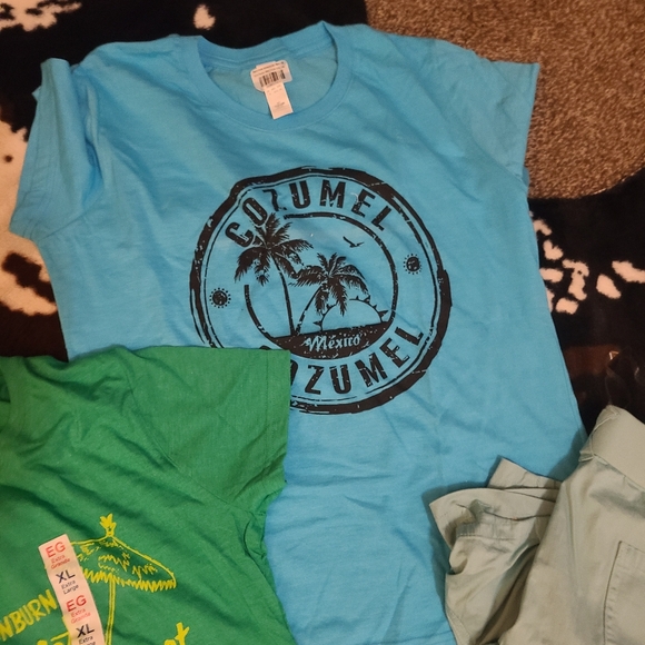 Tops - Picture 1 of 2